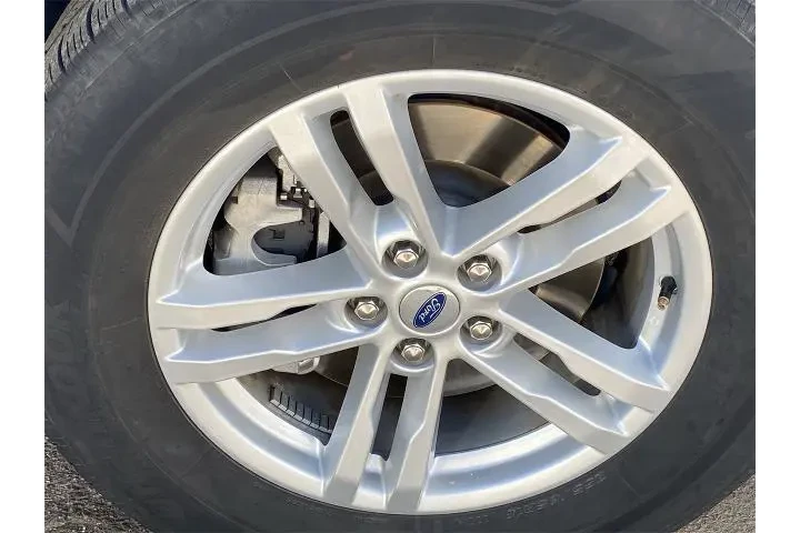 $29999 : Ford Explorer 2023 AWD XLT 4 image 4