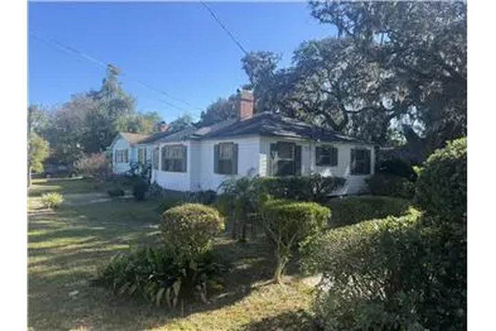 $650 : Rental property with 1 bedro image 2