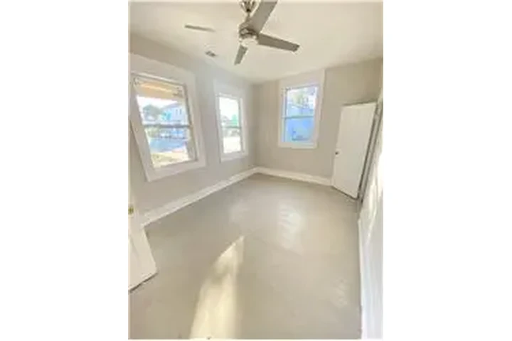 $1900 : Rental property with 2 bedro image 5