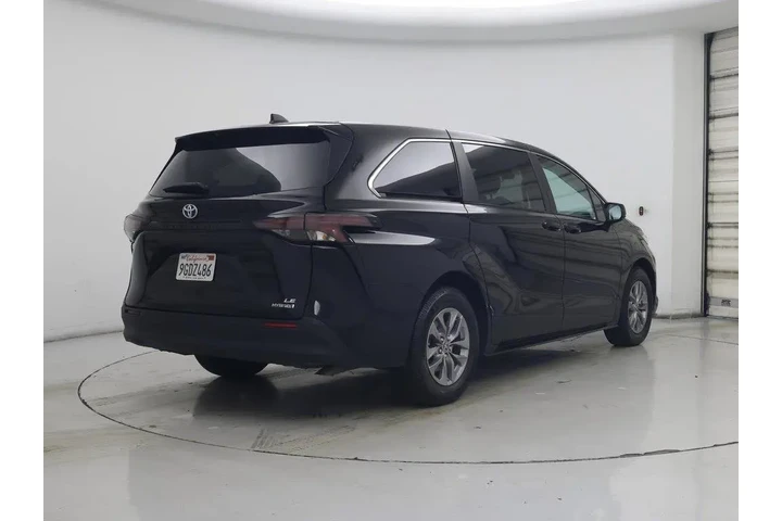 $35998 : Toyota Sienna 2023 LE 8-Pass image 8