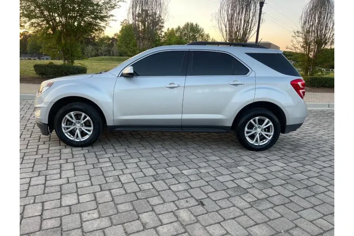 $5995 : 2017 Equinox LT image 4