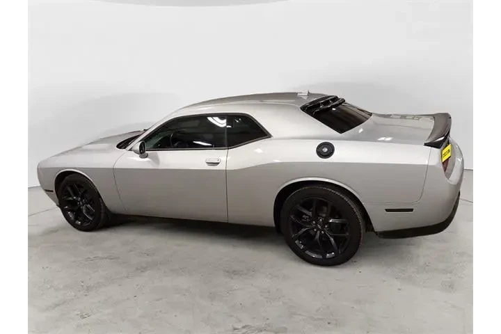 $25988 : Dodge Challenger 2022 SXT 2d image 2