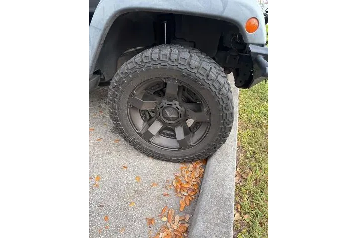 $14500 : Jeep Wrangler Unlimited 2014 image 4