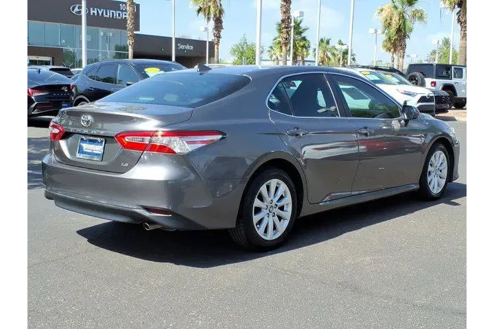 $17995 : Toyota Camry 2019 LE 4dr Sed image 5