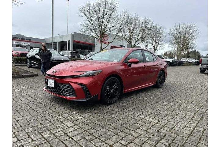 $32681 : Toyota Camry 2025 AWD SE 4dr image 3