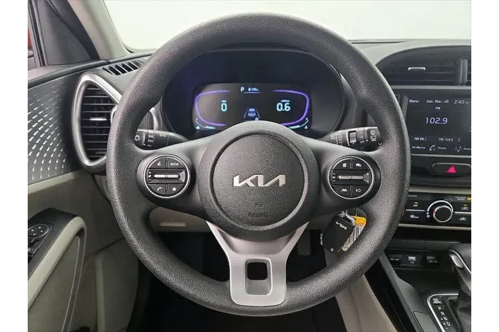 $17998 : Kia Soul 2023 LX 4dr Crossov image 10