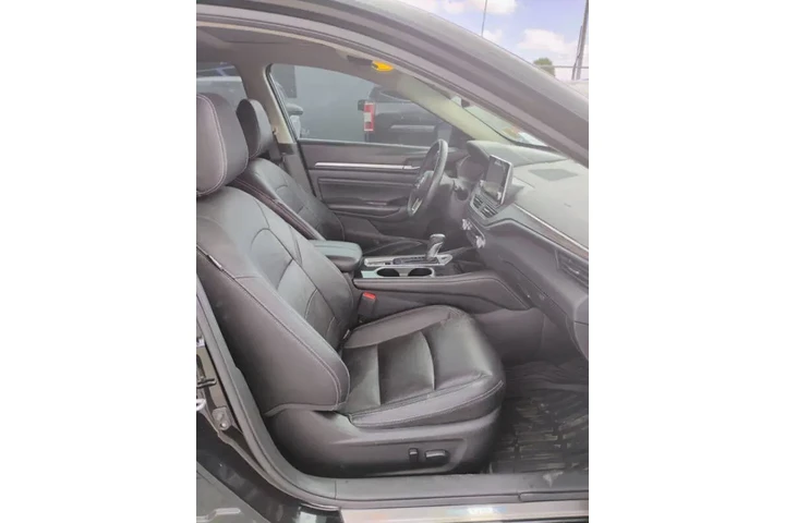 $10900 : 2020 Altima 2.0 Platinum image 10