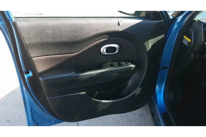 $11999 : 2016 Soul + image 10