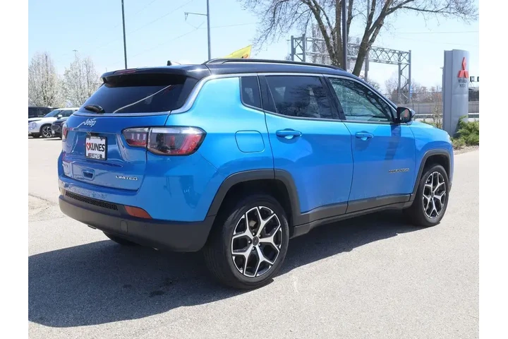 $22977 : Jeep Compass 2025 4x4 Limite image 10