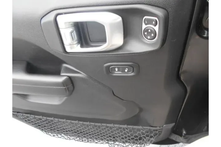 $26995 : Jeep Gladiator 2020 4x4 Spor image 5