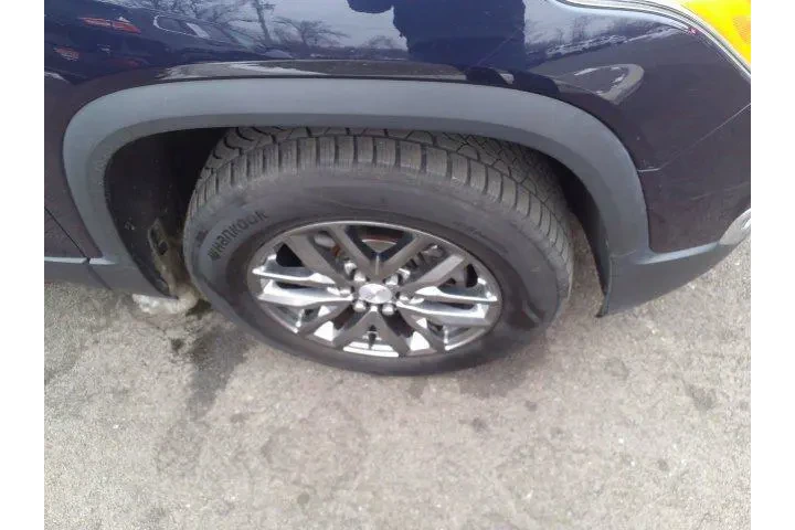 $14715 : GMC Acadia 2017 4x4 SLT-1 4d image 8