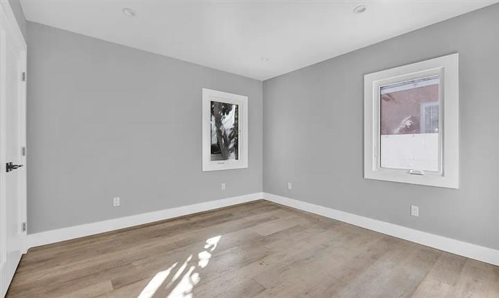 $2000 : Beautiful 2 bed 2 bath image 7