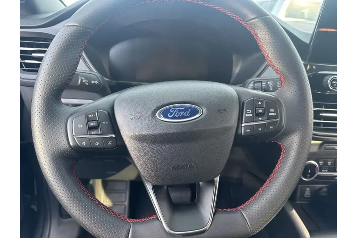 $27671 : Ford Escape 2025 ST-Line 4dr image 6