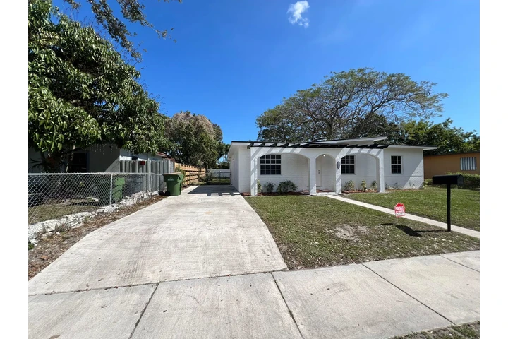 $1000 : ROOM FOR RENT image 6