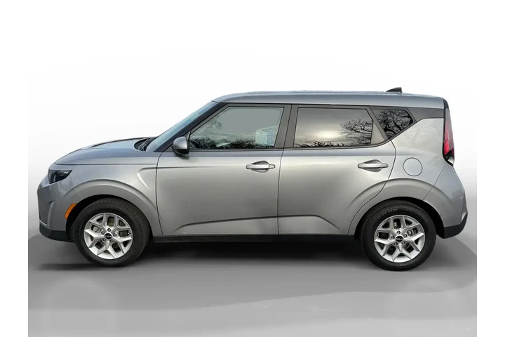 $14881 : Kia Soul 2023 S 4dr Crossove image 2