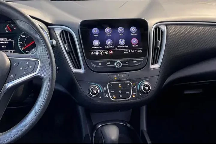 $18220 : Chevrolet Malibu 2024 LT 4dr image 5