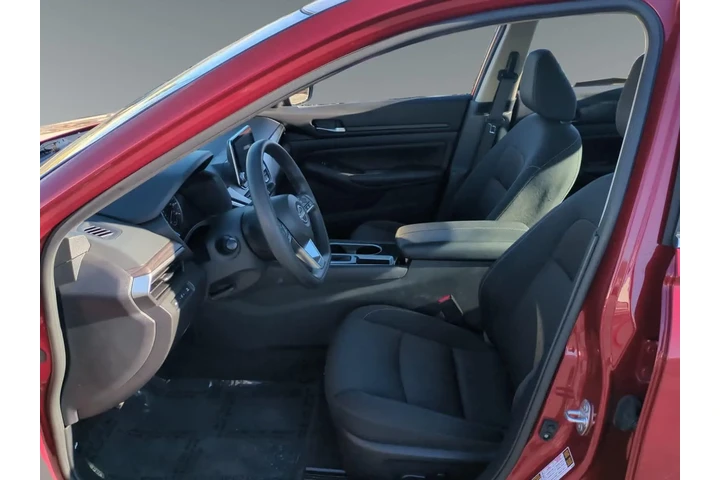 $24650 : Nissan Altima 2024 2.5 SV 4d image 9