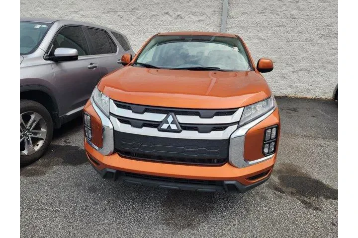 $21420 : Mitsubishi Outlander Sport 2 image 2