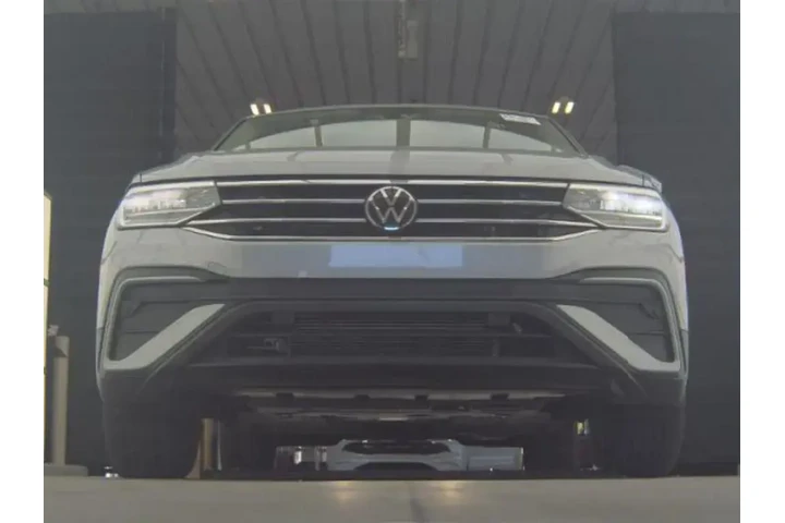 $19890 : Volkswagen Tiguan 2023 SE 4d image 3