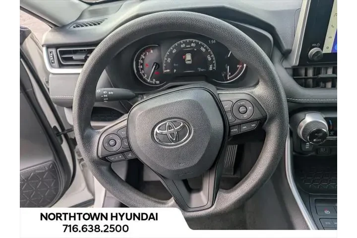 $29727 : Toyota RAV4 2025 AWD XLE 4dr image 5