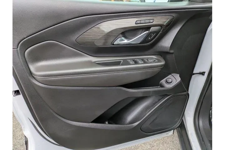 $21899 : GMC Terrain 2023 SLT 4dr SUV image 9