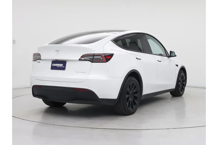 $27998 : Tesla Model Y 2022 AWD Long image 8