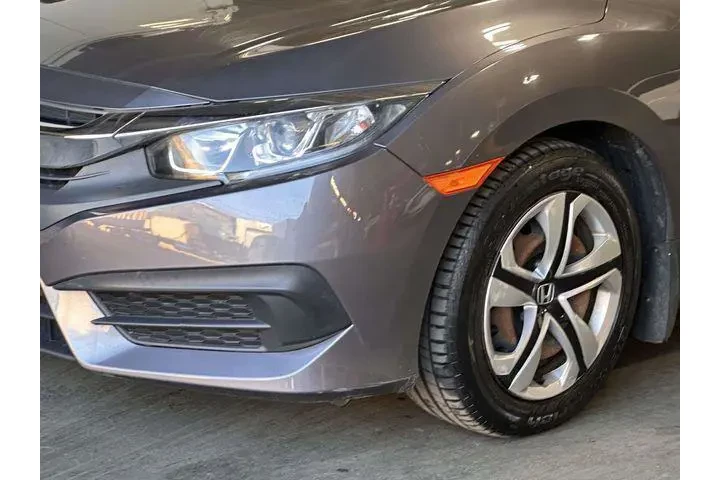 $16988 : Honda Civic 2018 LX 4dr Seda image 8