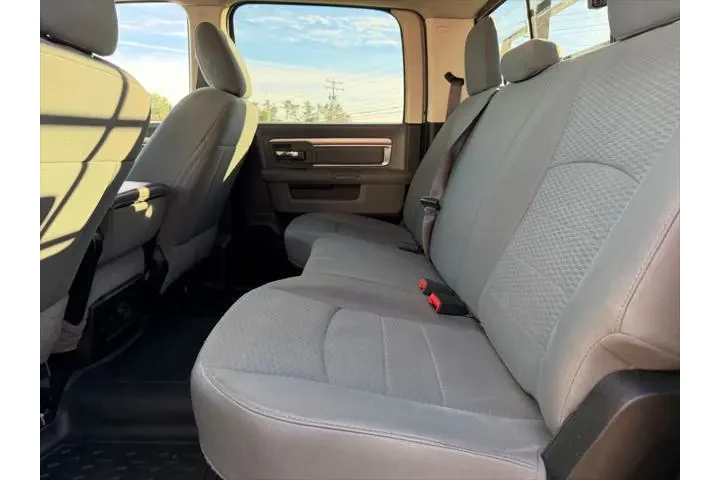 $28990 : Ram 1500 Classic 2019 4x4 Lo image 8