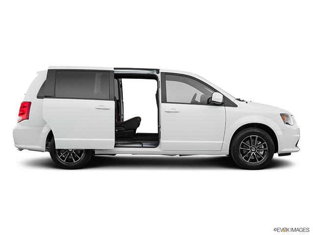 2019 Grand Caravan image 3