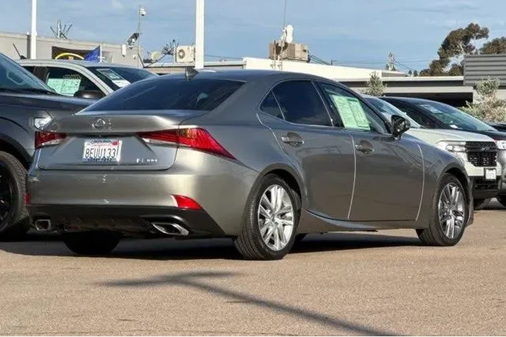 $17800 : Lexus IS 300 2018 4dr Sedan image 5