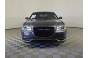 $25998 : Chrysler 300 2023 Touring 4d thumbnail