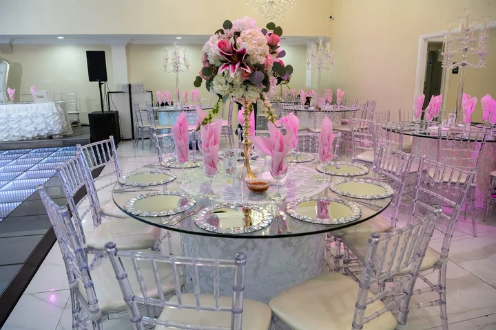 ECONONICO SALON,FOTOS & VIDEO image 1
