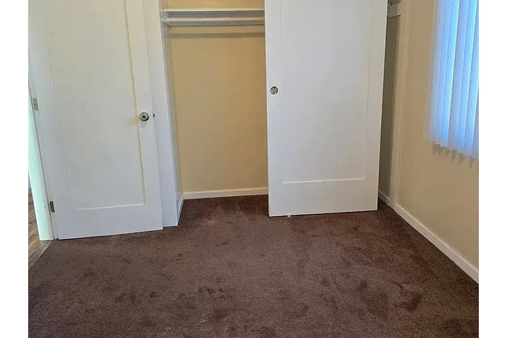$900 : Freshly painted two bedroom image 6