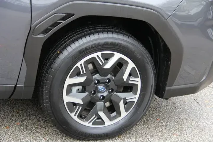 $30299 : Subaru Forester 2025 AWD Pre image 10