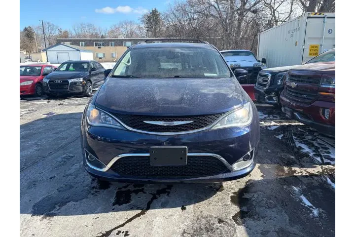 $12995 : 2017 PACIFICA image 5