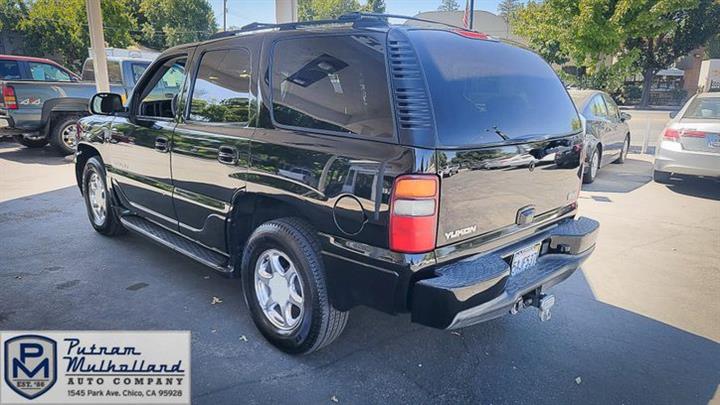 2003 GMC Yukon Denali image 6