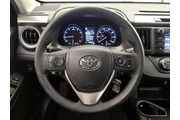 $16998 : Toyota RAV4 2018 LE 4dr SUV thumbnail