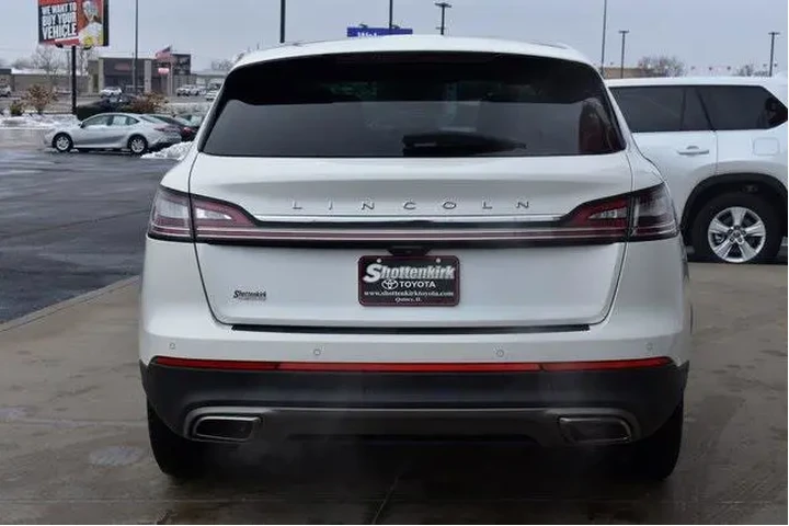 $33876 : Lincoln Nautilus 2022 AWD Re image 6