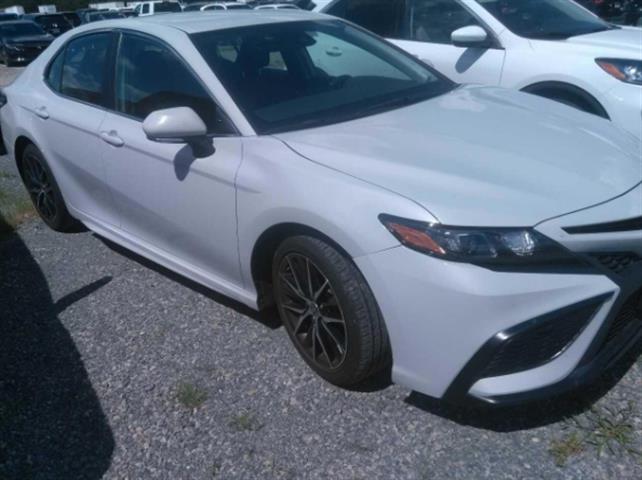 $23991 : PRE-OWNED 2022 TOYOTA CAMRY SE image 3