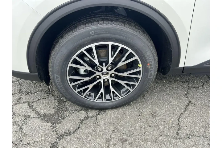 $25000 : Ford Escape Plug-In Hybrid 2 image 9