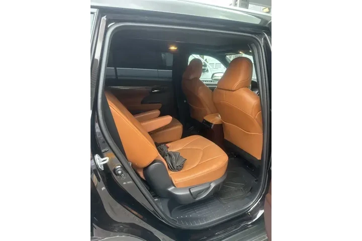 $35990 : Toyota Highlander 2021 Plati image 3