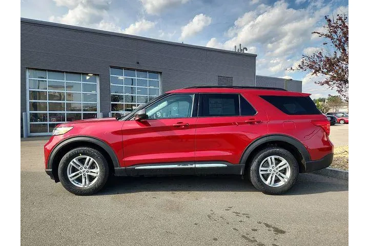 $27990 : Ford Explorer 2021 AWD XLT 4 image 3