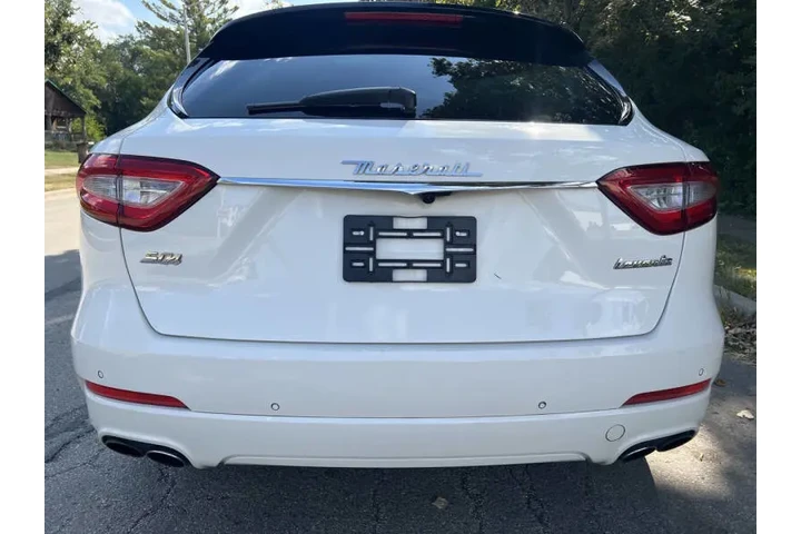 $20995 : 2020 Levante S image 6