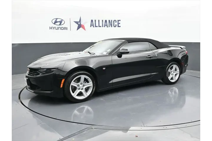 $21998 : Chevrolet Camaro 2023 LT 2dr image 2