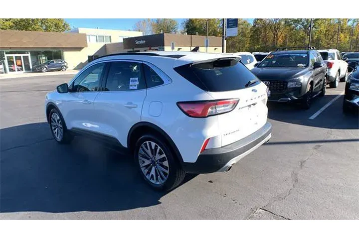 $18490 : Ford Escape 2022 AWD Titaniu image 3