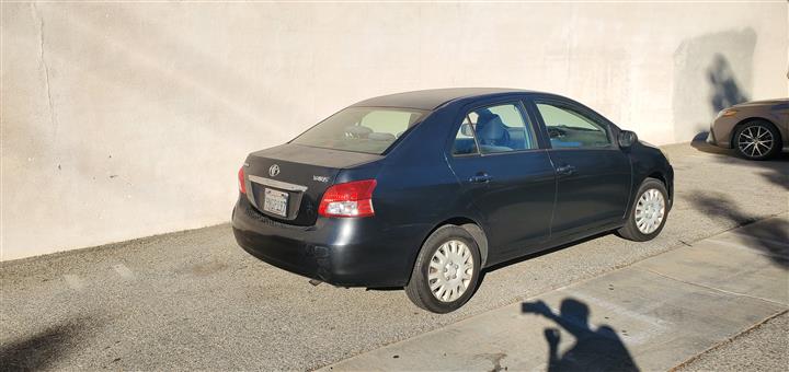 $3900 : 2007 Yoyota Yaris image 3