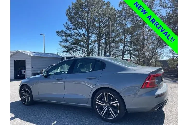 $28089 : Volvo S60 2022 AWD B5 R-Desi image 5