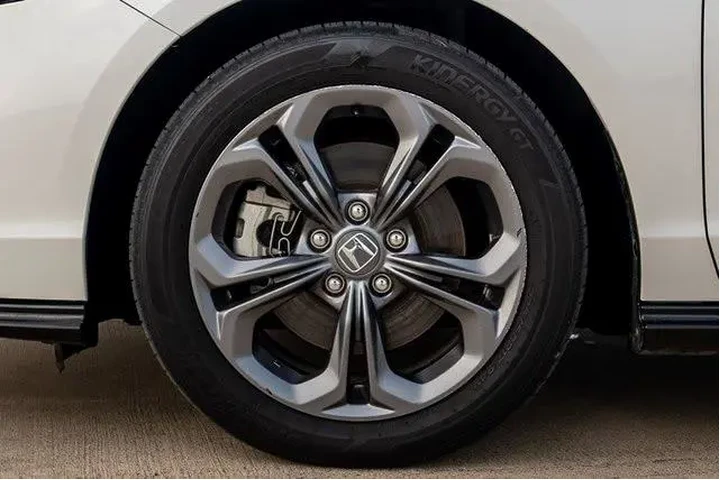 $29912 : Honda Accord Hybrid 2024 EX- image 9