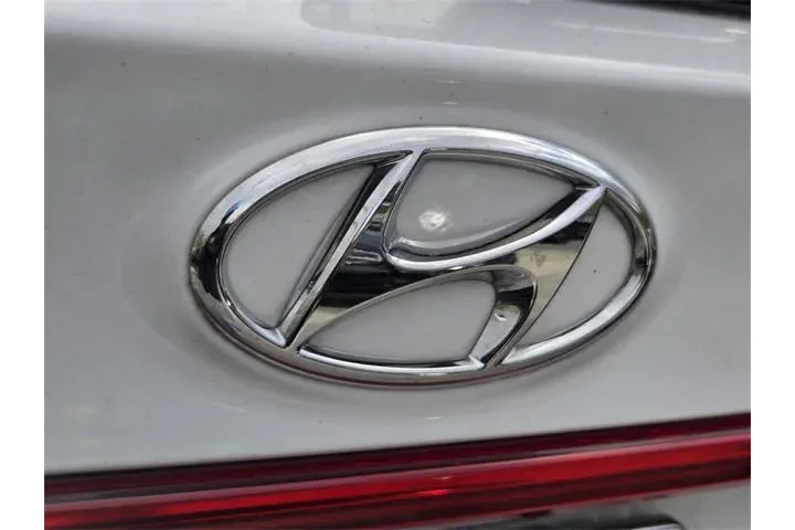 $21879 : Hyundai SANTA FE 2022 SEL 4d image 9