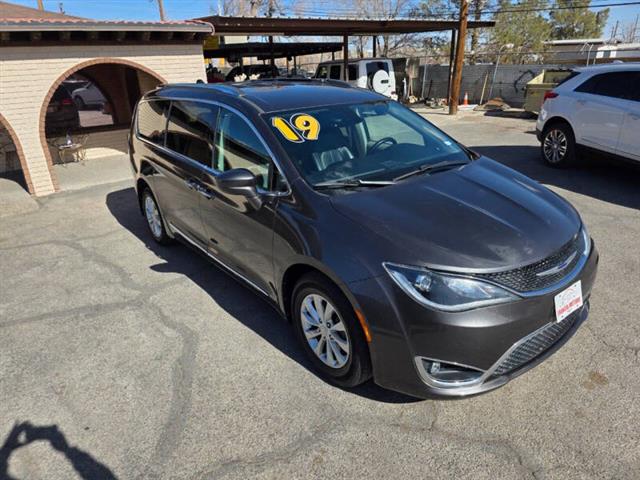 $13995 : 2019 Pacifica Touring L image 10